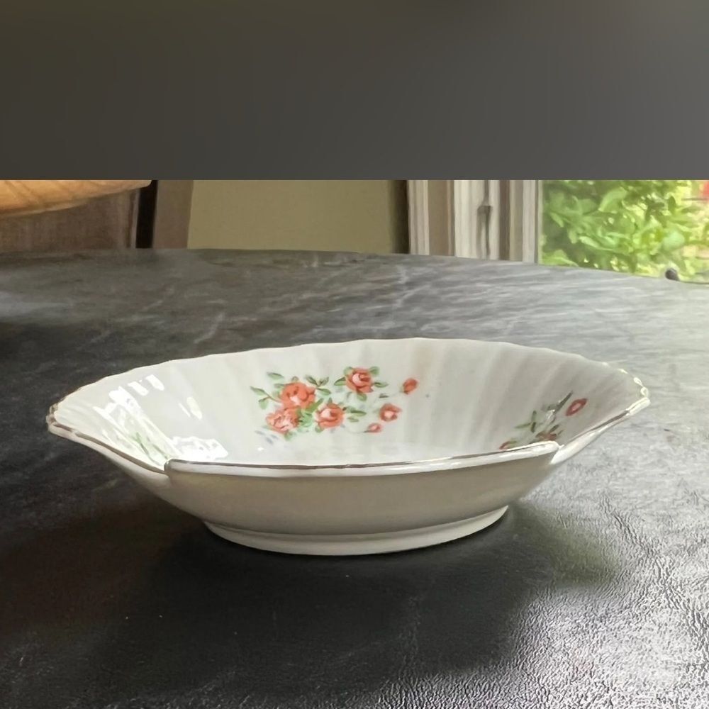 Watkins Japanese Shell Dish - Picture 2 of 6